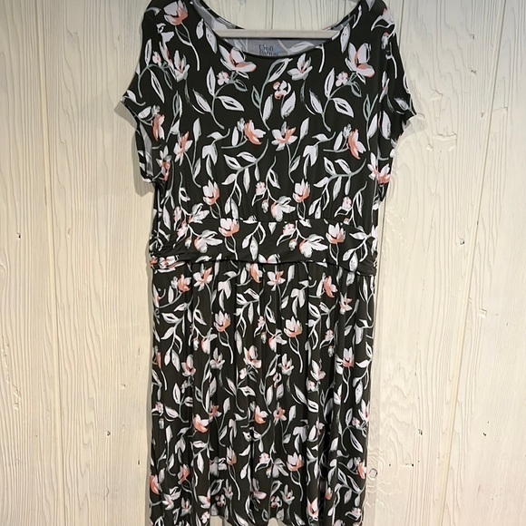 CROFT & BARROW soft stretchy olive background dress size  XXL - Picture 1 of 9